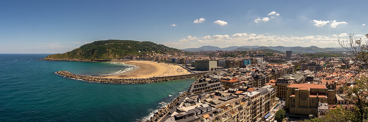 San Sebastian bay and elegant Basque coastal city view
